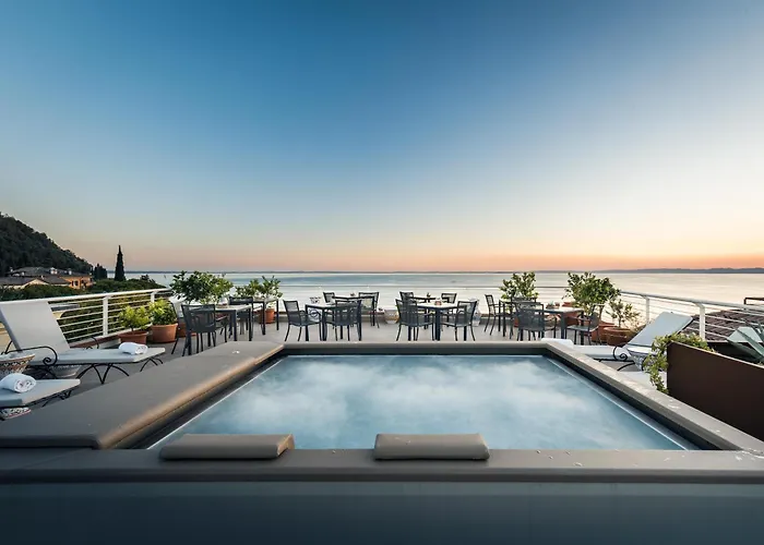 吉阿迪内托酒店